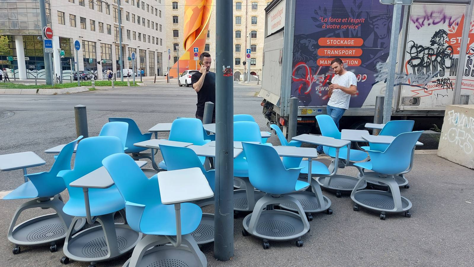 Collecte de mobilier de bureau pour réemploi